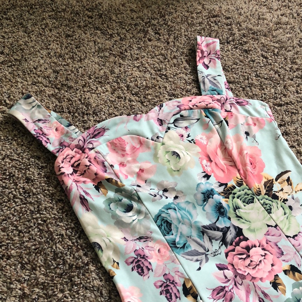 NWOT CBR Floral Dress